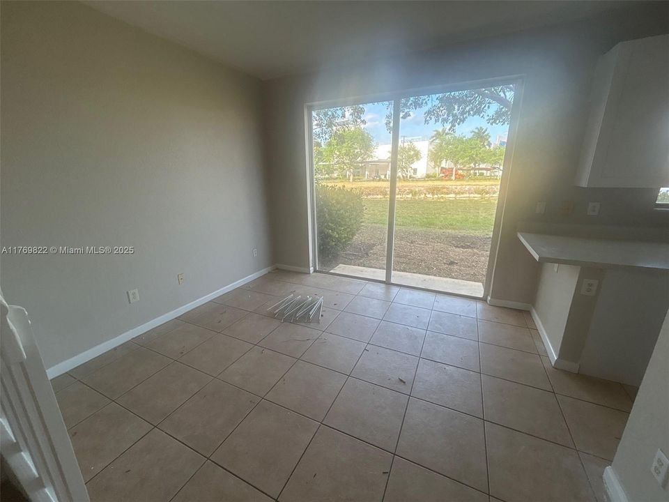 Recently Sold: $375,000 (4 beds, 3 baths, 1580 Square Feet)