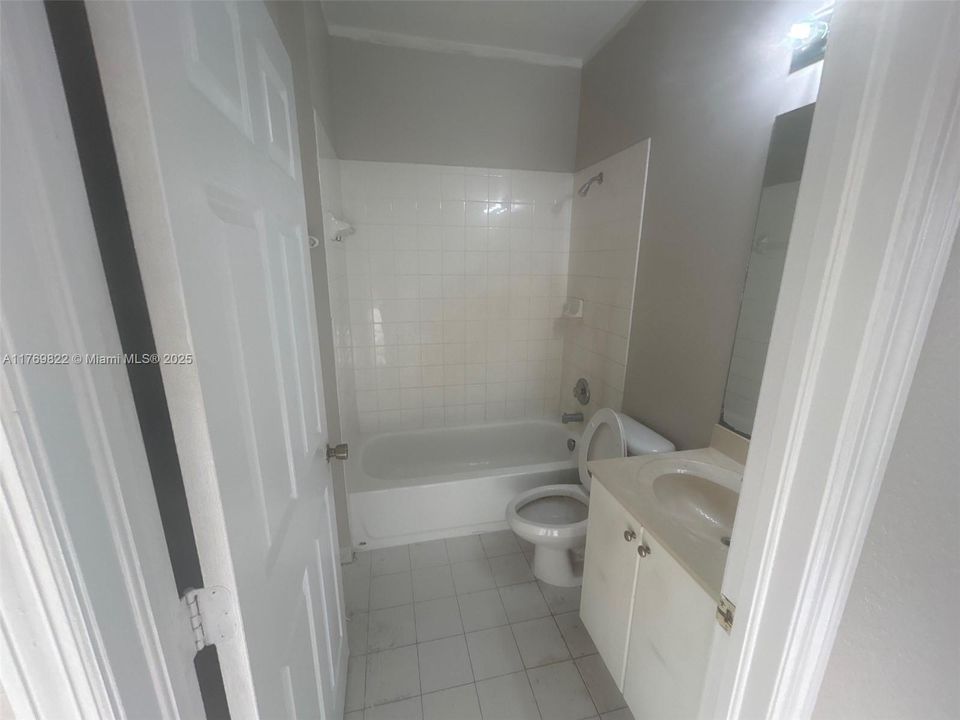 Recently Sold: $375,000 (4 beds, 3 baths, 1580 Square Feet)