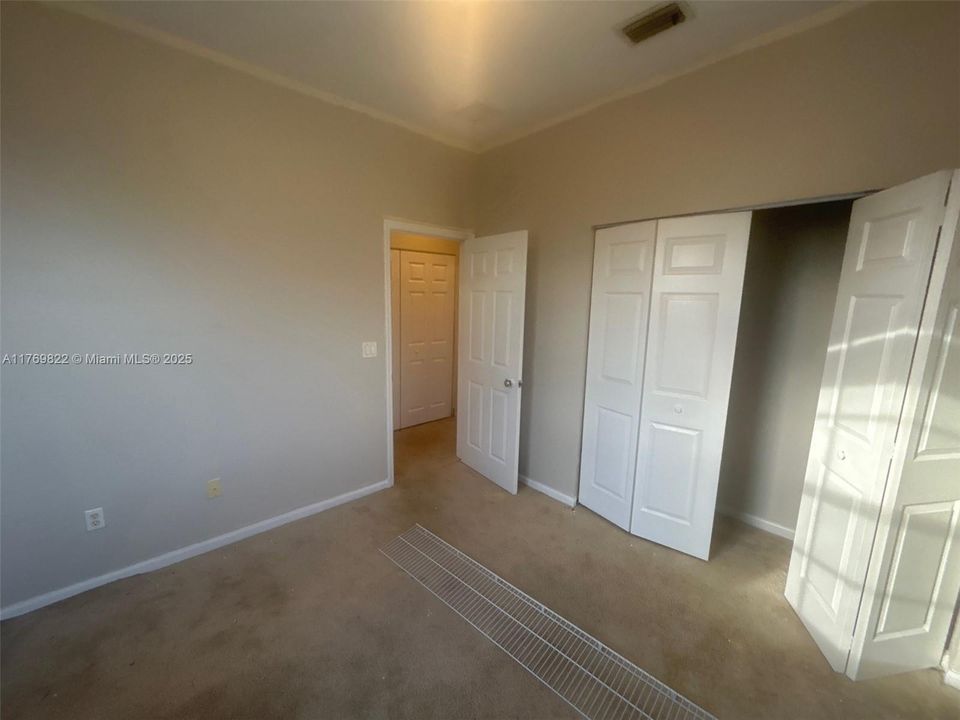 Recently Sold: $375,000 (4 beds, 3 baths, 1580 Square Feet)