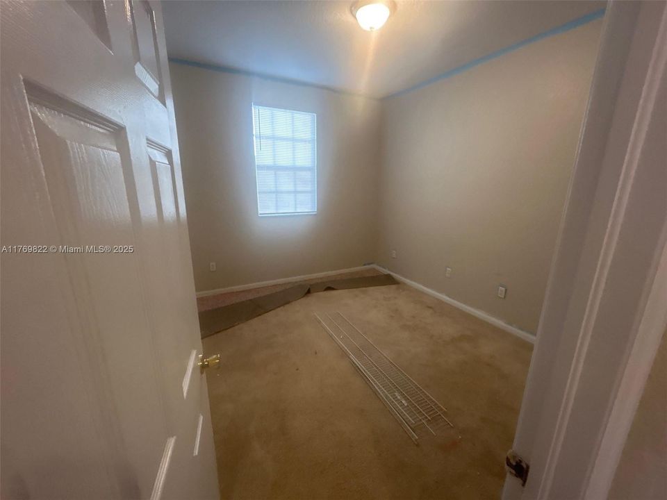 Recently Sold: $375,000 (4 beds, 3 baths, 1580 Square Feet)