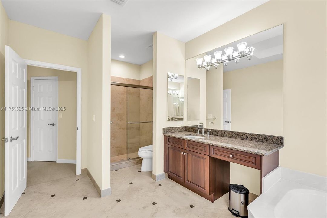 Recently Sold: $707,000 (4 beds, 3 baths, 2545 Square Feet)