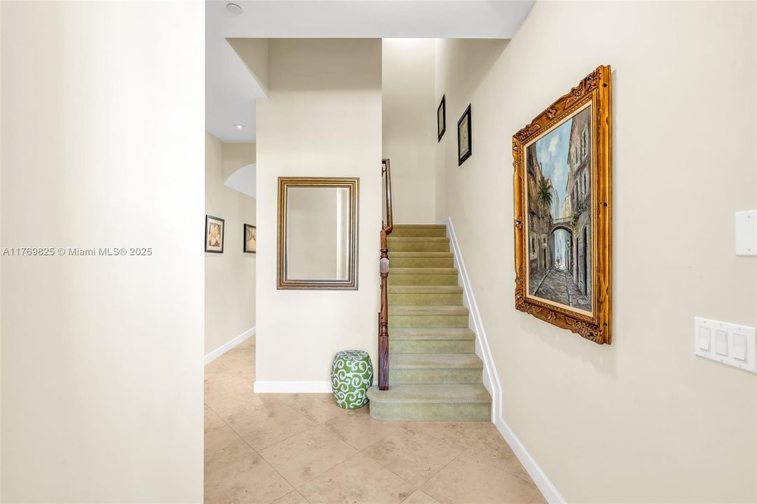 Recently Sold: $707,000 (4 beds, 3 baths, 2545 Square Feet)