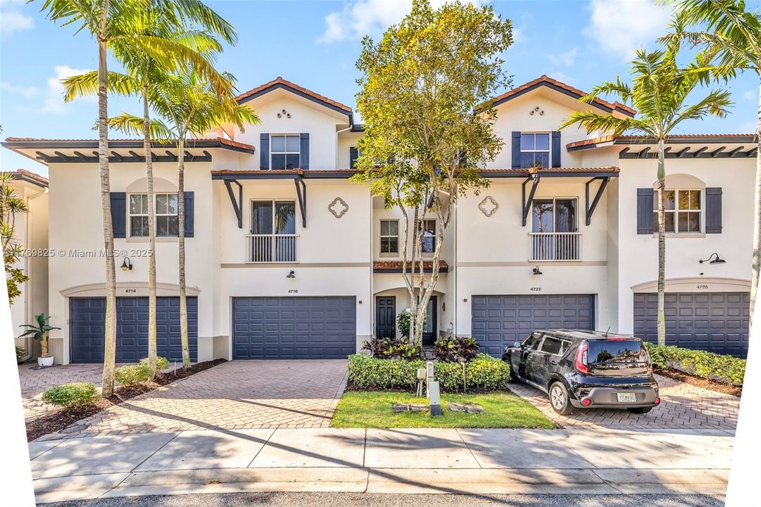 Recently Sold: $707,000 (4 beds, 3 baths, 2545 Square Feet)