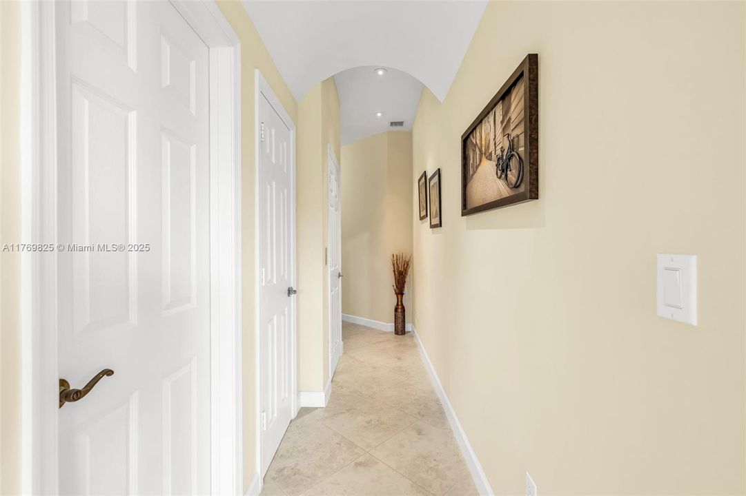 Recently Sold: $707,000 (4 beds, 3 baths, 2545 Square Feet)