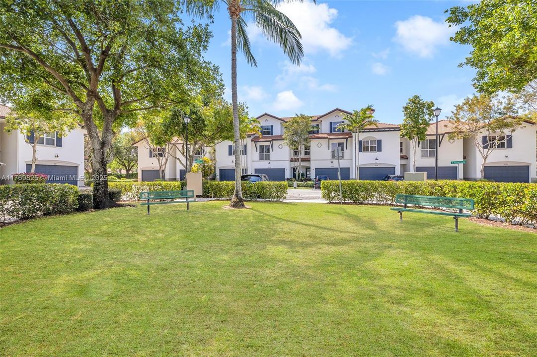 Recently Sold: $707,000 (4 beds, 3 baths, 2545 Square Feet)