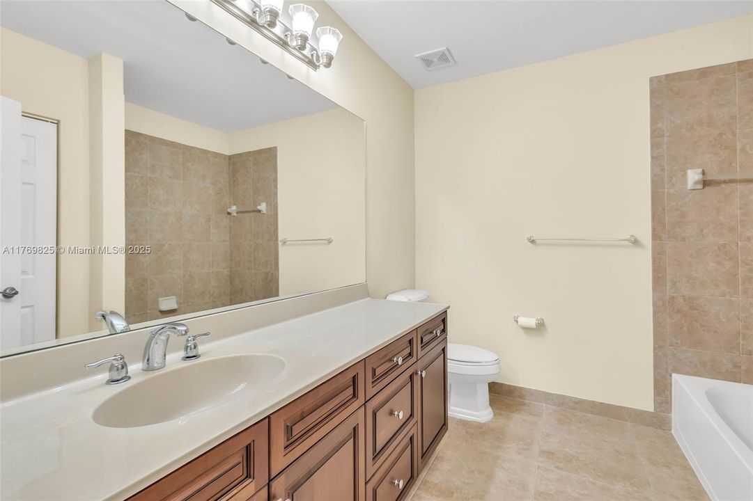 Recently Sold: $707,000 (4 beds, 3 baths, 2545 Square Feet)