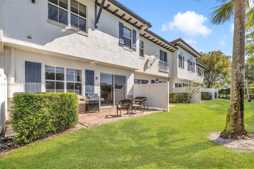 Recently Sold: $707,000 (4 beds, 3 baths, 2545 Square Feet)