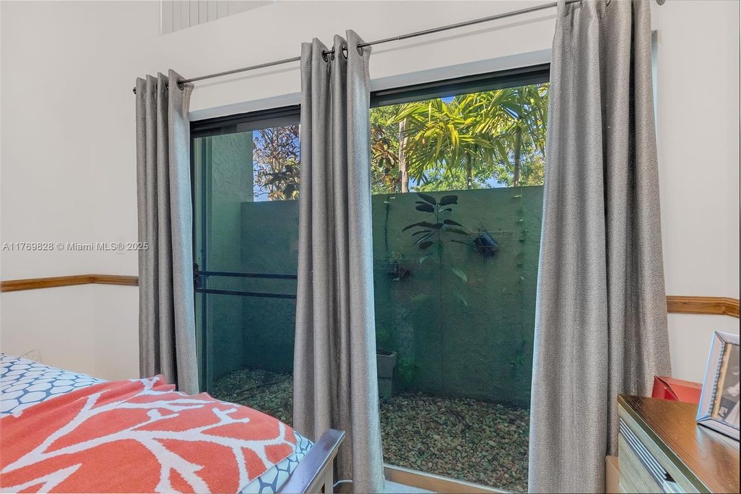 Недавно продано: $315,000 (2 спален, 2 ванн, 1012 Квадратных фут)