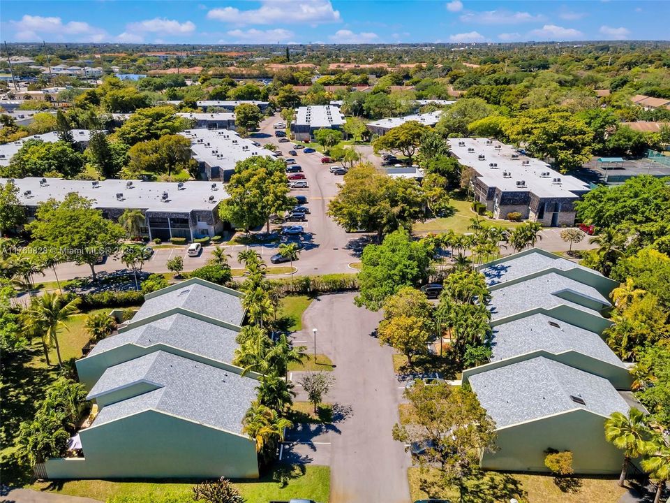 Недавно продано: $315,000 (2 спален, 2 ванн, 1012 Квадратных фут)