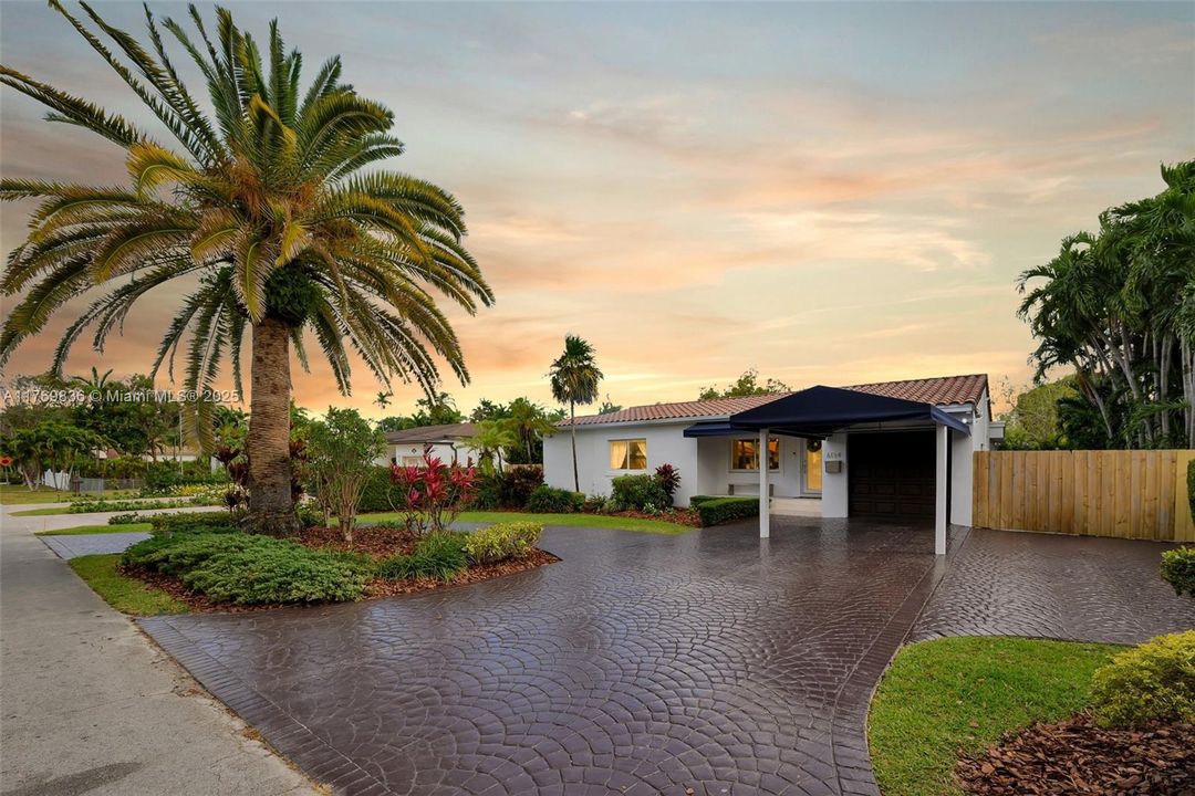 Recently Rented: $8,000 (3 beds, 3 baths, 1824 Square Feet)