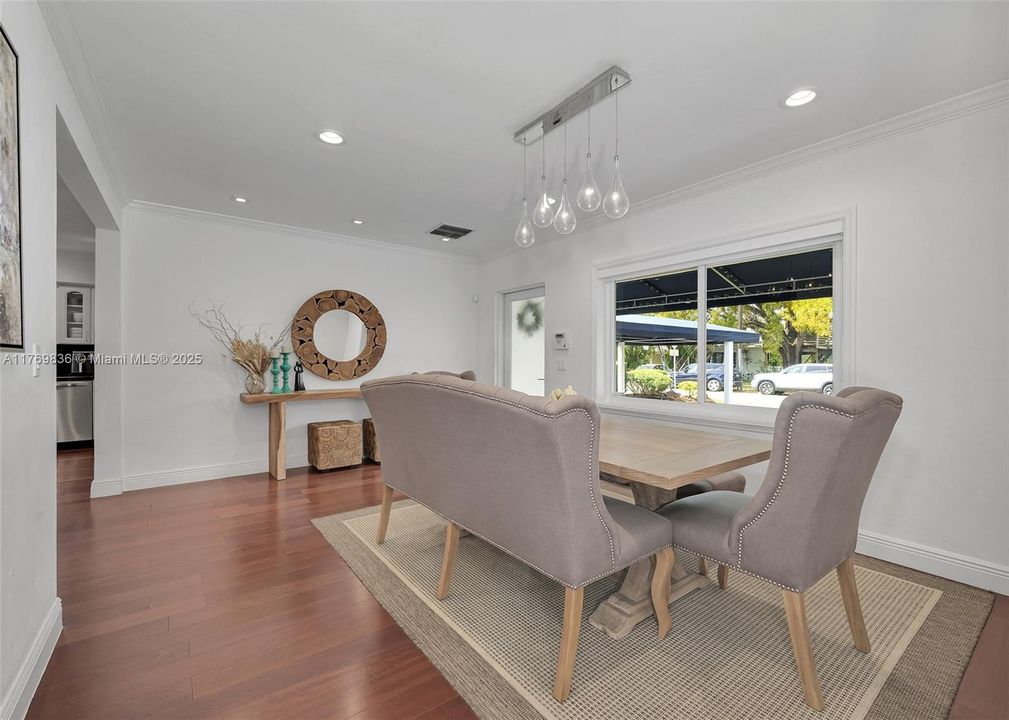 Recently Rented: $8,000 (3 beds, 3 baths, 1824 Square Feet)