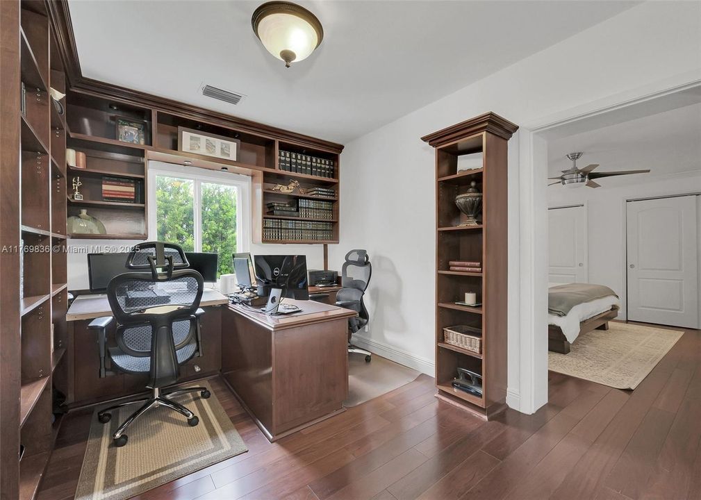 Recently Rented: $8,000 (3 beds, 3 baths, 1824 Square Feet)