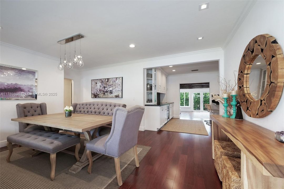 Recently Rented: $8,000 (3 beds, 3 baths, 1824 Square Feet)