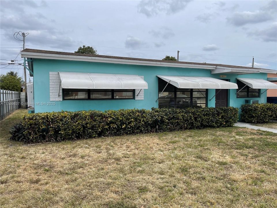 Vendido Recientemente: $485,000 (3 camas, 1 baños, 1000 Pies cuadrados)