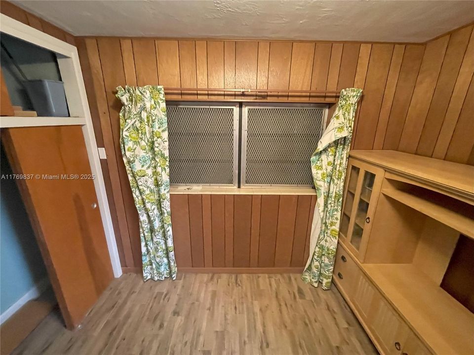 Vendido Recientemente: $485,000 (3 camas, 1 baños, 1000 Pies cuadrados)