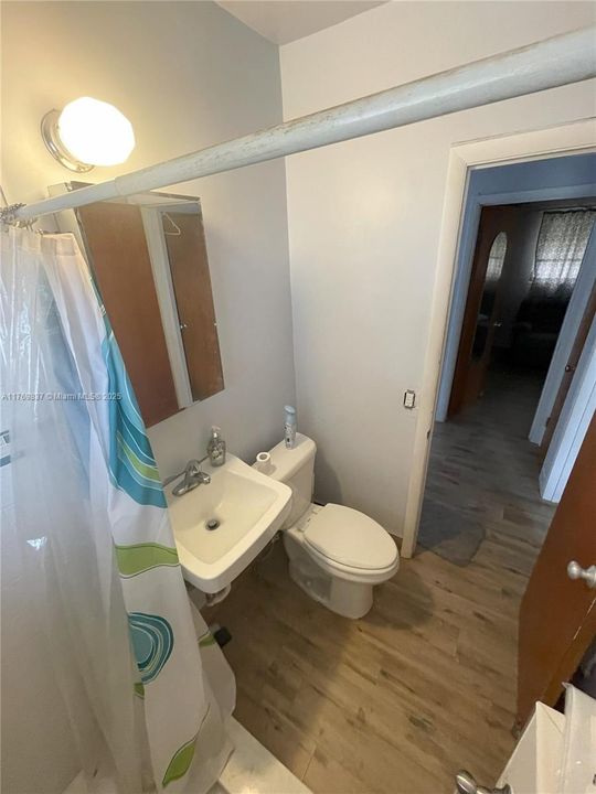 Vendido Recientemente: $485,000 (3 camas, 1 baños, 1000 Pies cuadrados)