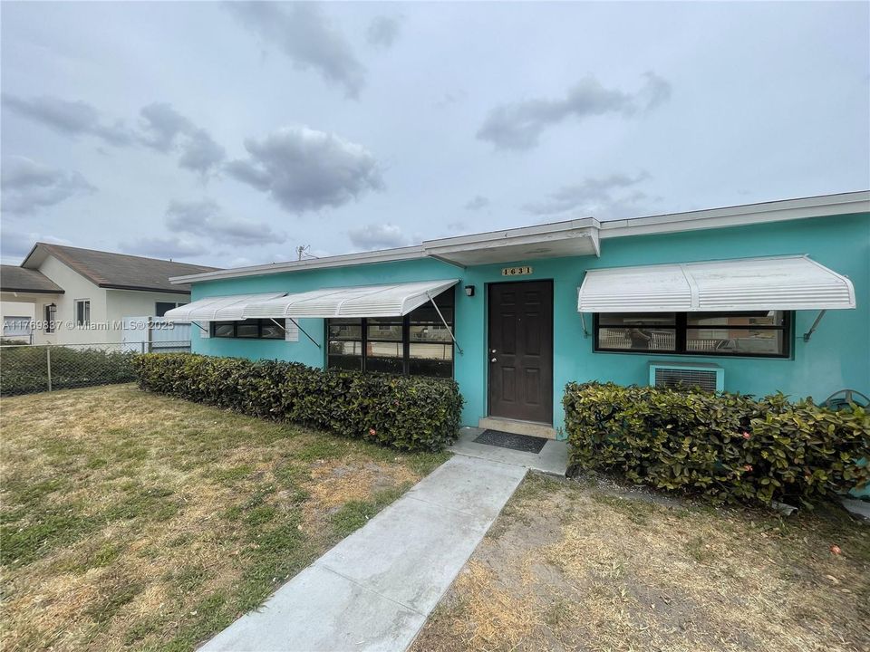 Vendido Recientemente: $485,000 (3 camas, 1 baños, 1000 Pies cuadrados)