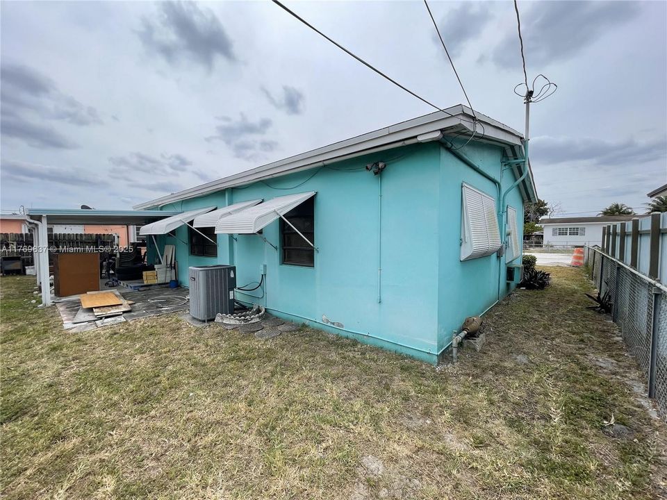 Vendido Recientemente: $485,000 (3 camas, 1 baños, 1000 Pies cuadrados)