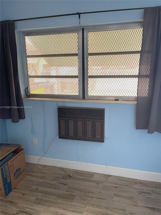 Vendido Recientemente: $485,000 (3 camas, 1 baños, 1000 Pies cuadrados)