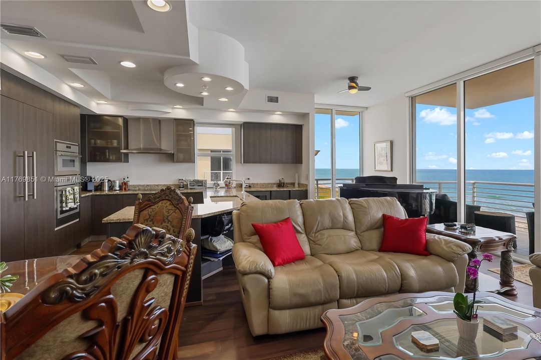 待售: $1,450,000 (2 贝兹, 2 浴室, 1534 平方英尺)