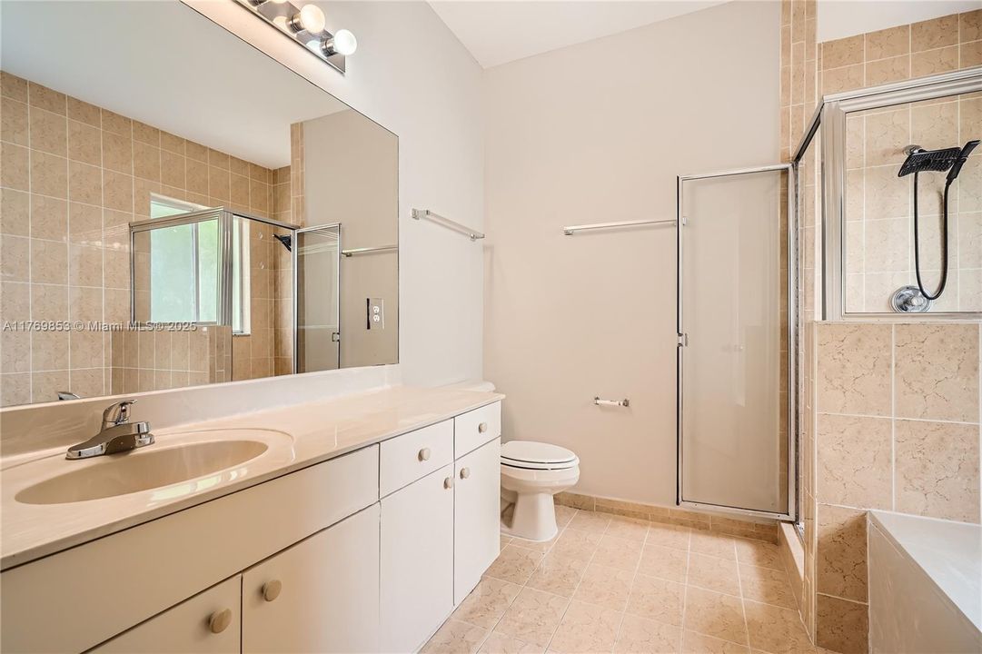 最近售出: $568,000 (3 贝兹, 2 浴室, 2077 平方英尺)