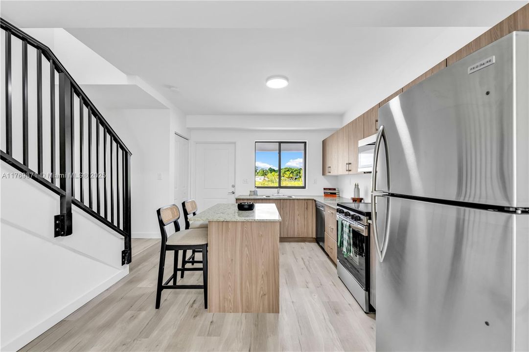 Recientemente alquilado: $2,700 (2 camas, 1 baños, 1200 Pies cuadrados)