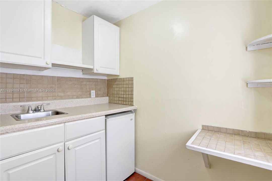 For Sale: $849,000 (5 beds, 4 baths, 2251 Square Feet)