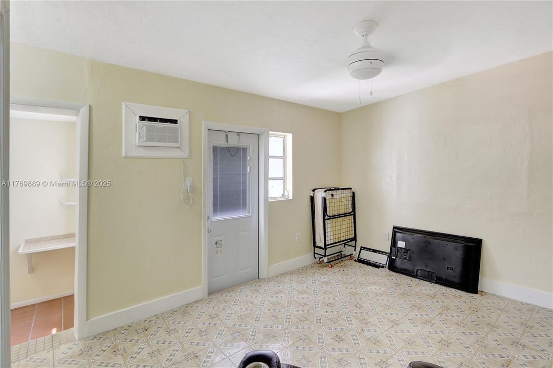 For Sale: $849,000 (5 beds, 4 baths, 2251 Square Feet)