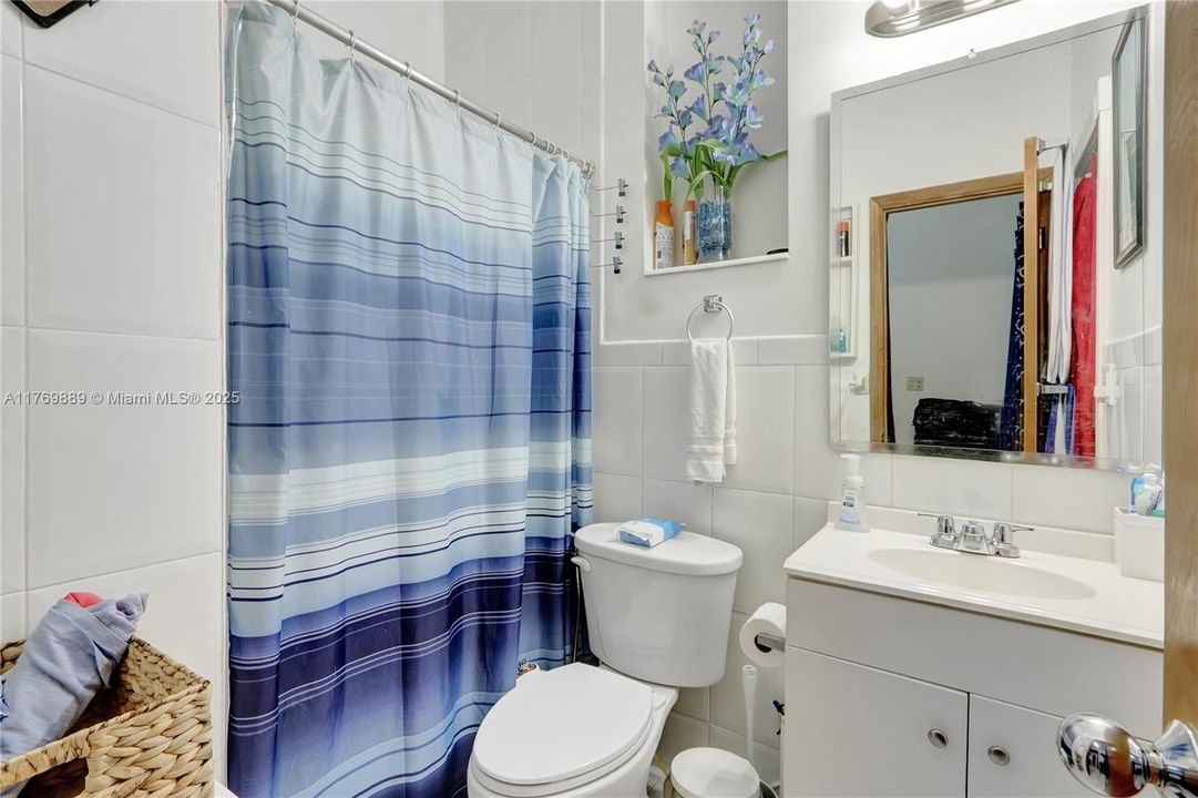 For Sale: $849,000 (5 beds, 4 baths, 2251 Square Feet)