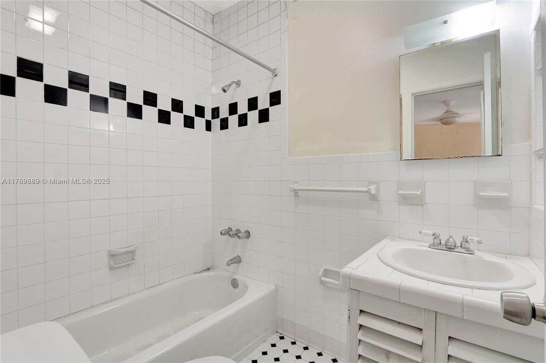 For Sale: $849,000 (5 beds, 4 baths, 2251 Square Feet)