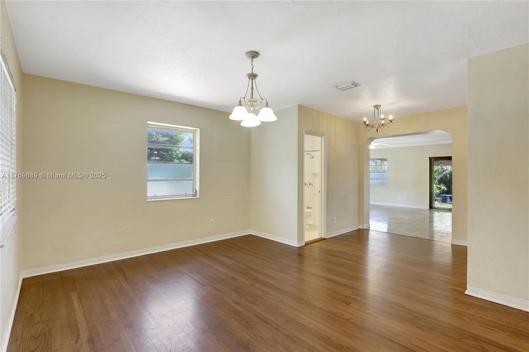 For Sale: $849,000 (5 beds, 4 baths, 2251 Square Feet)