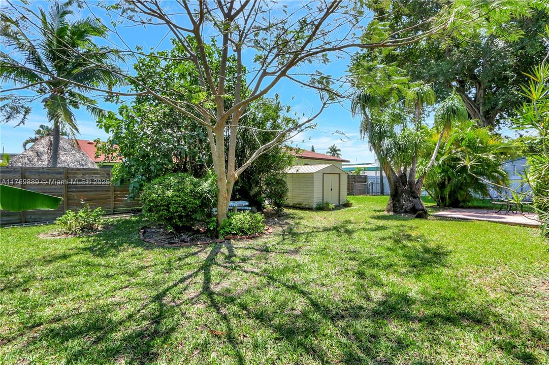 For Sale: $849,000 (5 beds, 4 baths, 2251 Square Feet)