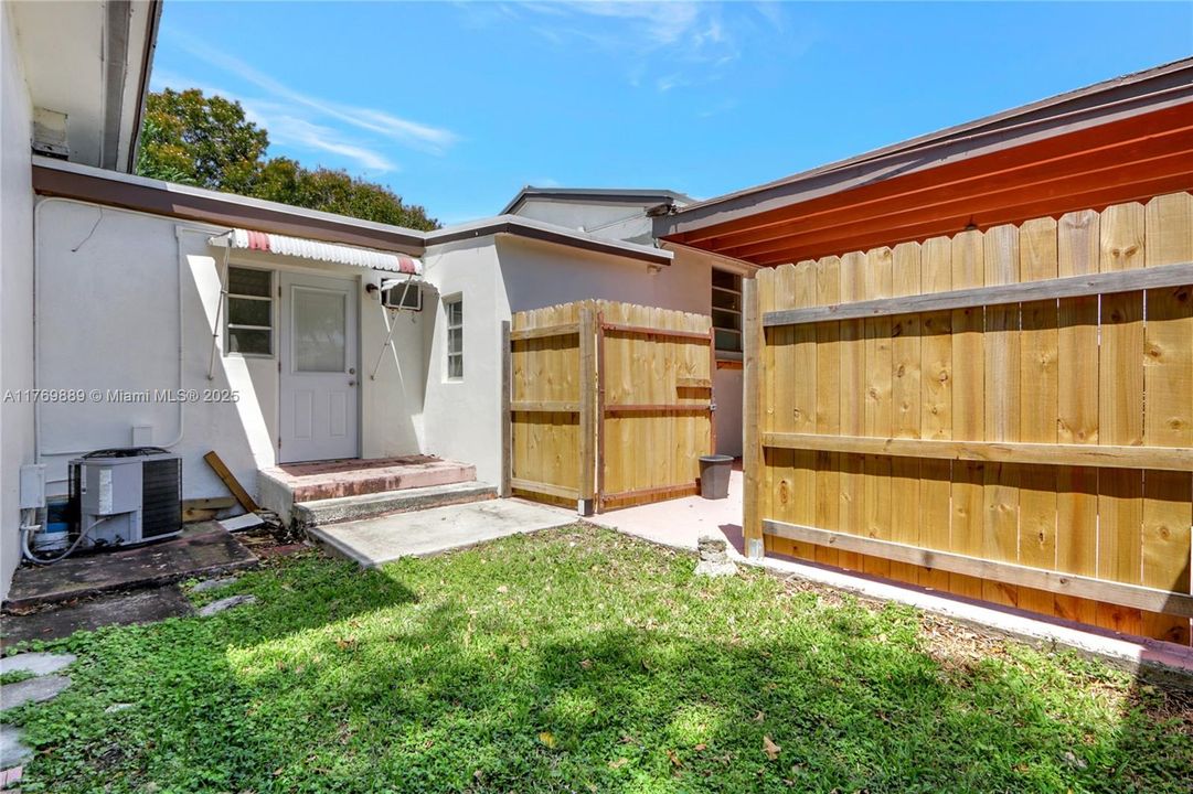 For Sale: $849,000 (5 beds, 4 baths, 2251 Square Feet)