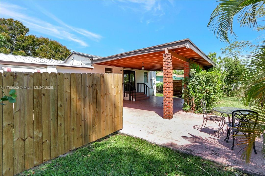 For Sale: $849,000 (5 beds, 4 baths, 2251 Square Feet)