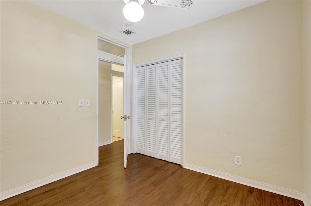 For Sale: $849,000 (5 beds, 4 baths, 2251 Square Feet)