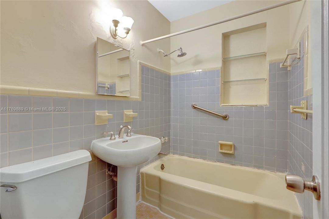 For Sale: $849,000 (5 beds, 4 baths, 2251 Square Feet)