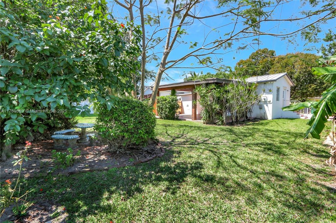 For Sale: $849,000 (5 beds, 4 baths, 2251 Square Feet)