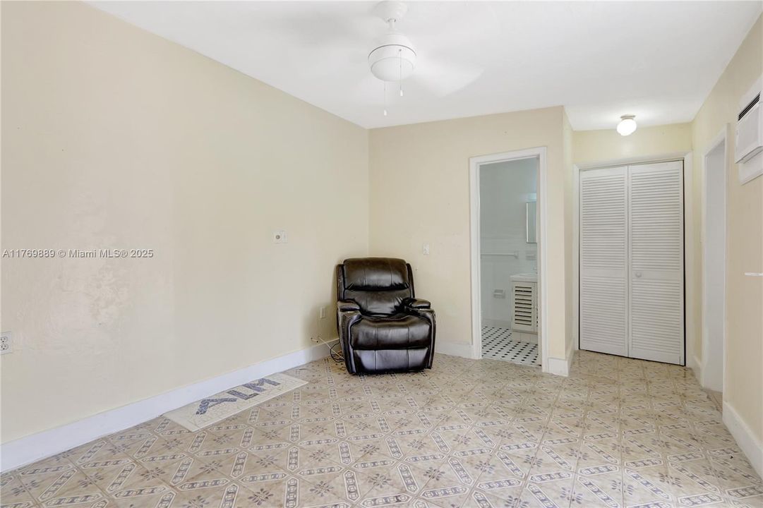 For Sale: $849,000 (5 beds, 4 baths, 2251 Square Feet)