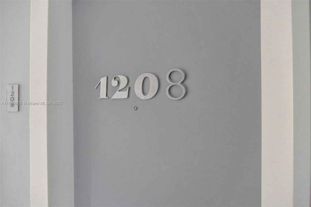 Recently Sold: $565,000 (1 beds, 1 baths, 649 Square Feet)