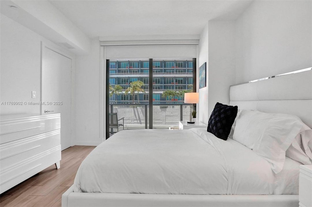 Recently Sold: $565,000 (1 beds, 1 baths, 649 Square Feet)