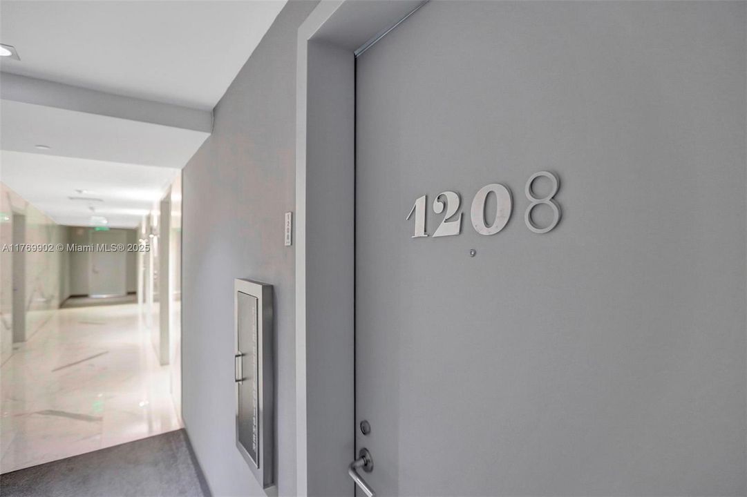 Recently Sold: $565,000 (1 beds, 1 baths, 649 Square Feet)