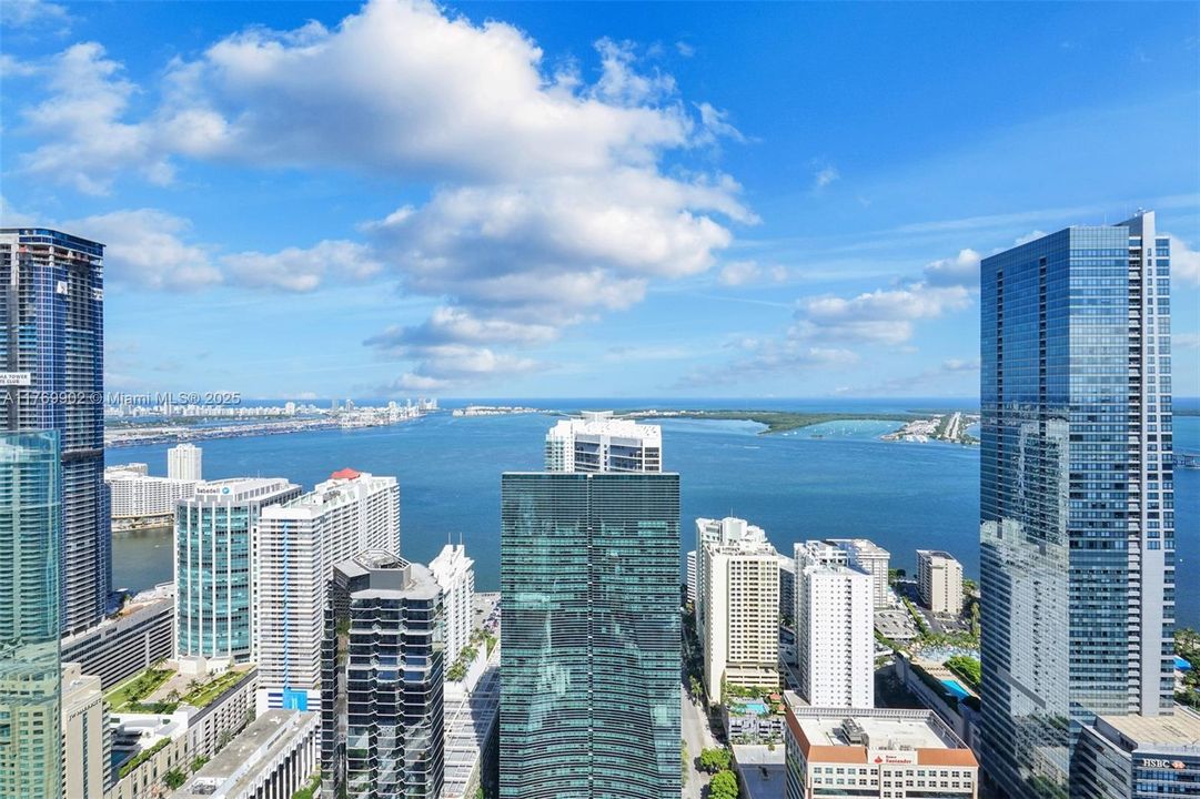 Recently Sold: $565,000 (1 beds, 1 baths, 649 Square Feet)