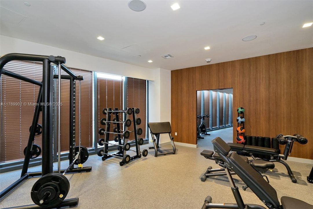 Recently Sold: $565,000 (1 beds, 1 baths, 649 Square Feet)