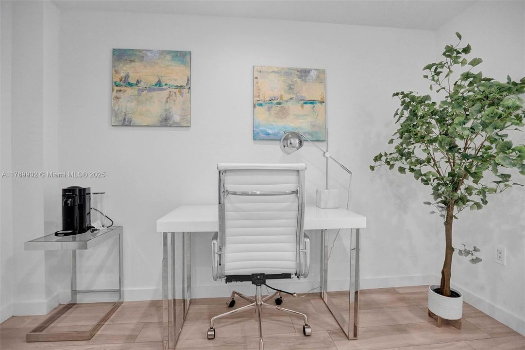 Recently Sold: $565,000 (1 beds, 1 baths, 649 Square Feet)