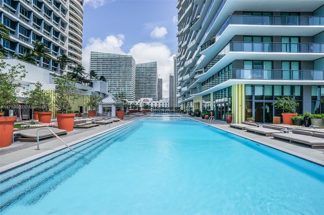 Recently Sold: $565,000 (1 beds, 1 baths, 649 Square Feet)