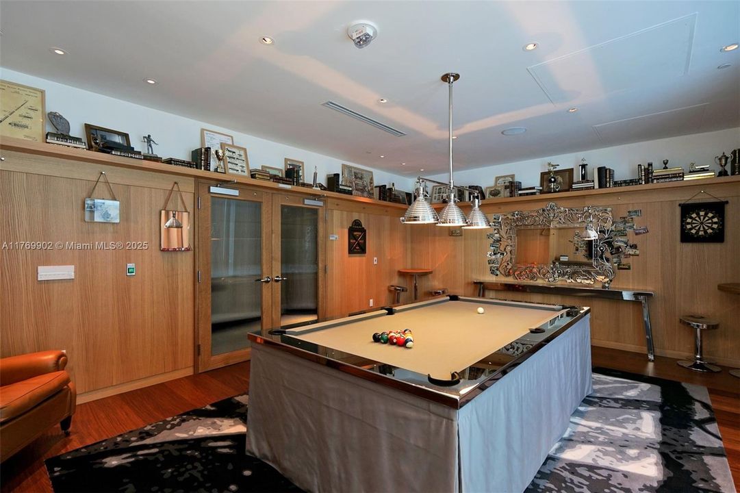 Recently Sold: $565,000 (1 beds, 1 baths, 649 Square Feet)