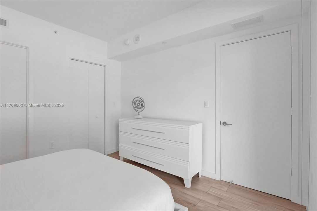 Recently Sold: $565,000 (1 beds, 1 baths, 649 Square Feet)