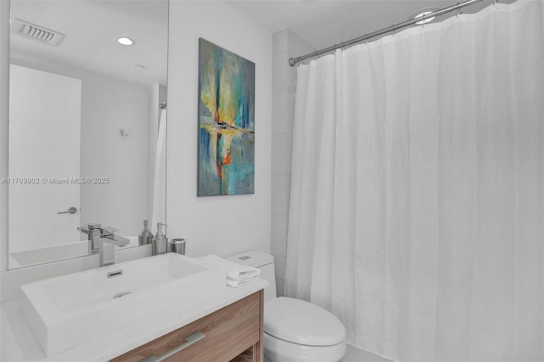 Recently Sold: $565,000 (1 beds, 1 baths, 649 Square Feet)