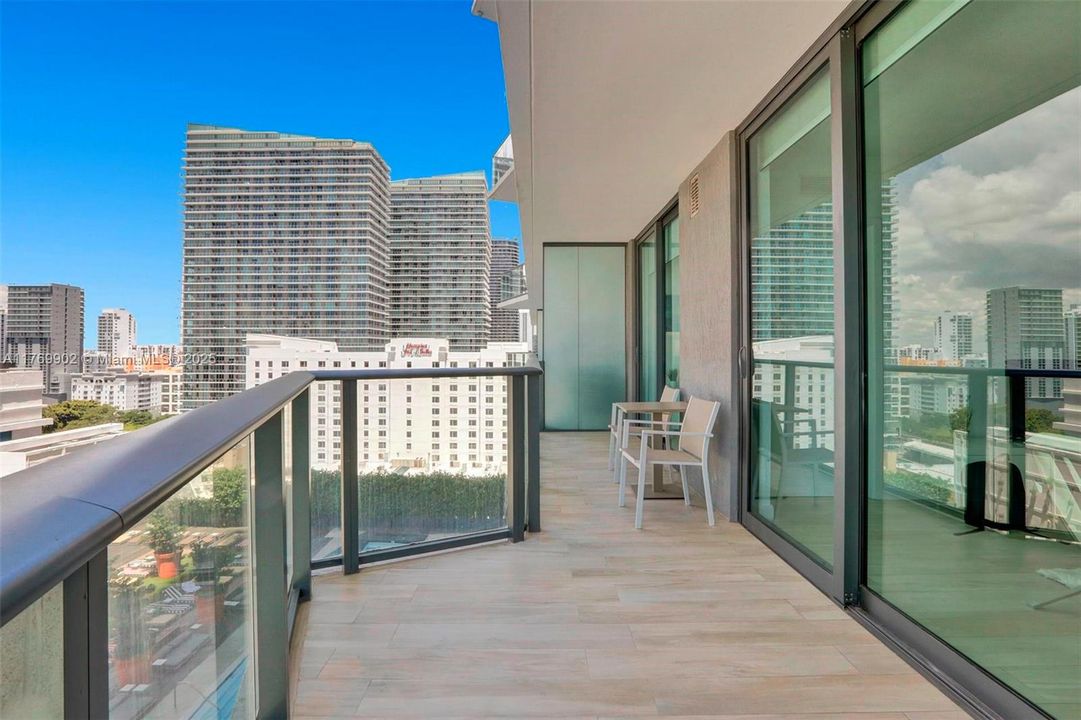 Recently Sold: $565,000 (1 beds, 1 baths, 649 Square Feet)