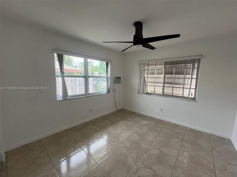 Vendido Recientemente: $660,000 (0 camas, 0 baños, 1732 Pies cuadrados)